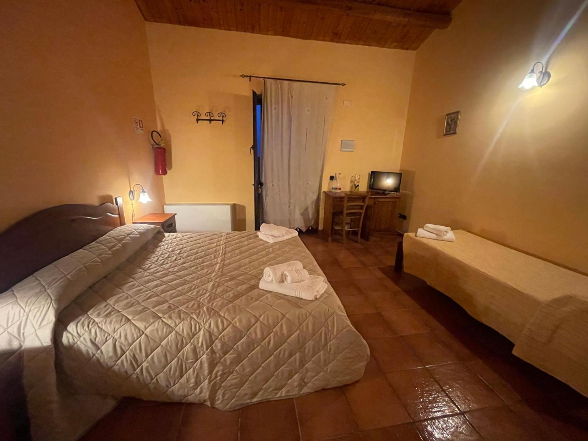Agriturismo Russa Belladonna Villa Калтаджироне Екстериор снимка