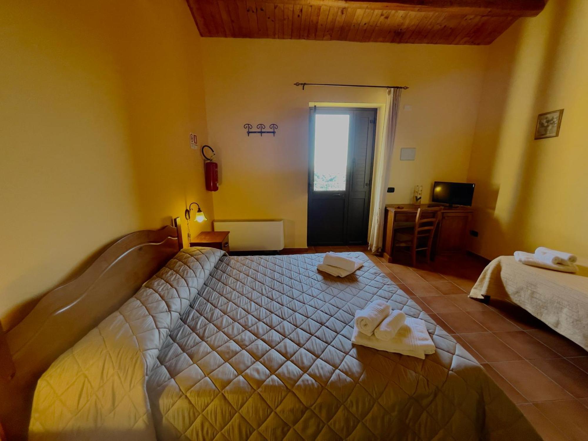 Agriturismo Russa Belladonna Villa Калтаджироне Екстериор снимка